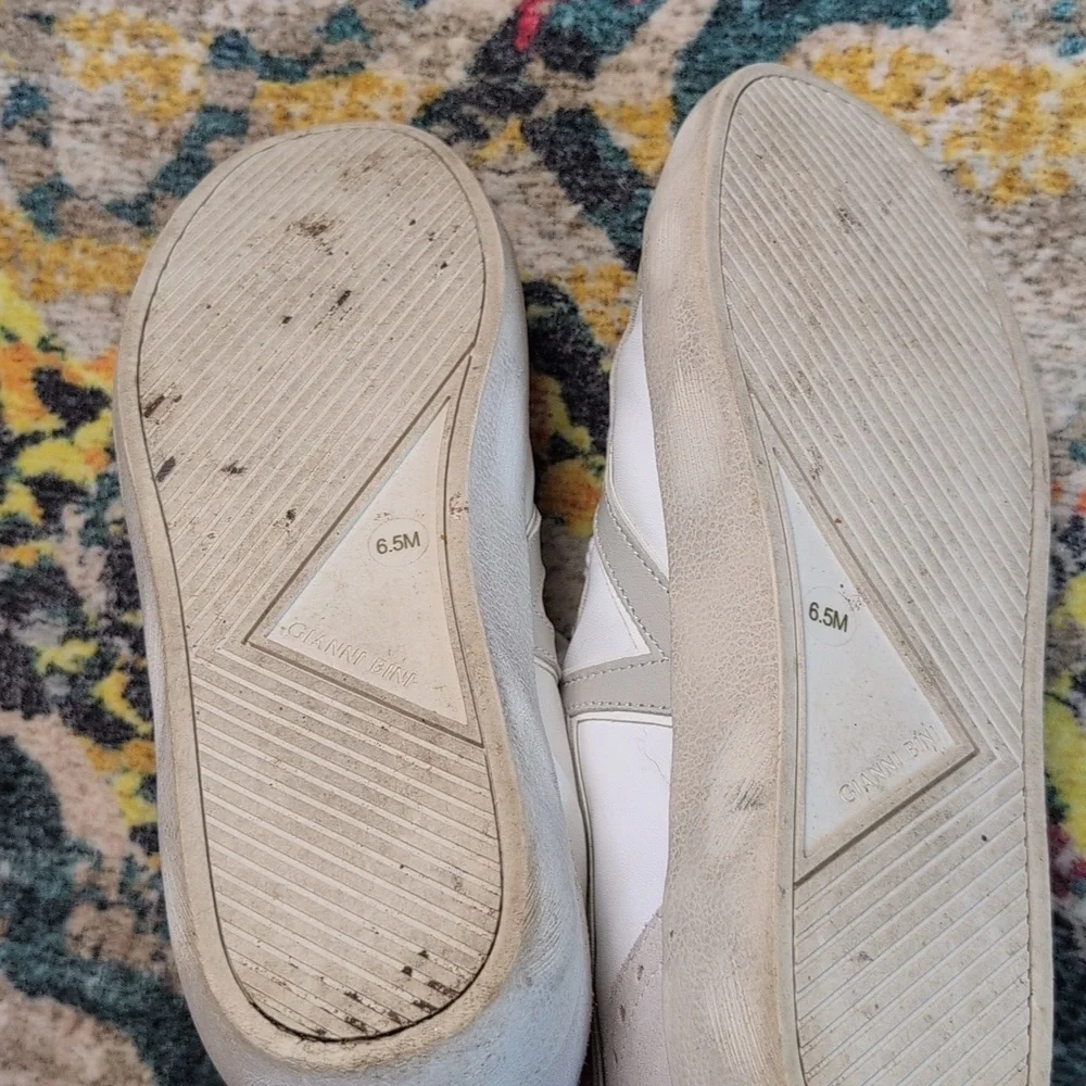Gianni Bini white high tops Size 6.5M EUC